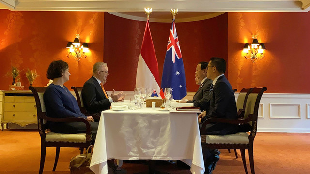 Presiden Prabowo Subianto menggelar pertemuan bilateral dengan Perdana Menteri (PM) Australia Anthony Albanese di Hotel Swissotel, Lima, Peru, Kamis (14/11/2024). Foto: Zamachsyari/kumparan