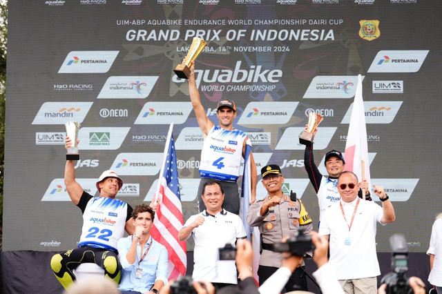 Para pemenang pada hari ke-2 Aquabike Jetski World Championship 2024 di Danau Toba. Foto: dok. Injourney