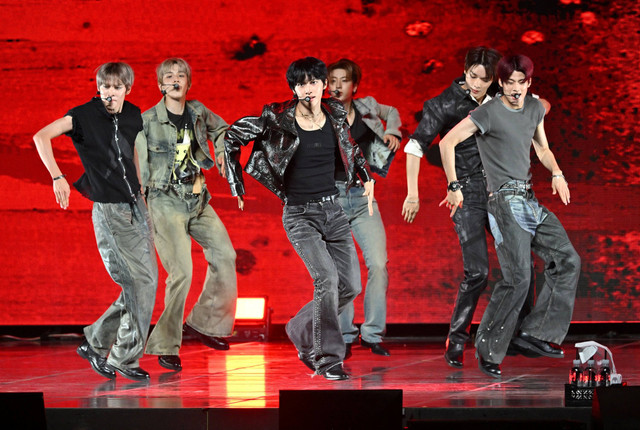 Anggota boy grup K-pop RIIZE. Foto: JUNG YEON-JE / AFP