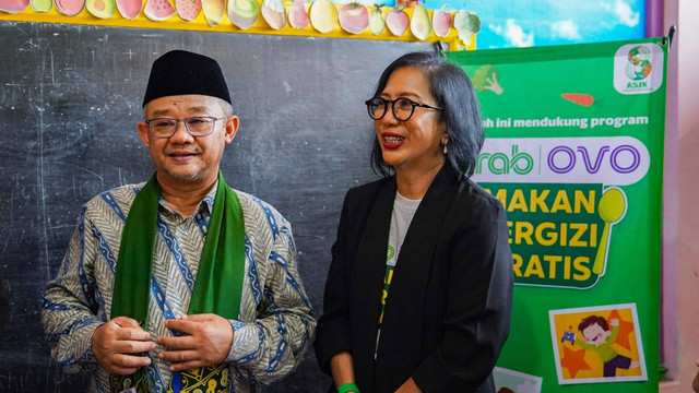 Country Managing Director Grab Indonesia, Neneng Goenadi dan Menteri Pendidikan Dasar dan Menengah (Mendikdasmen) RI, Abdul Mu'ti. (Foto : Istimewa)