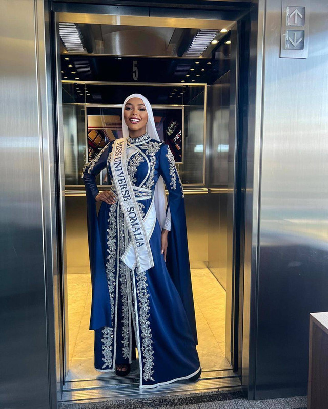 Khadija Omar, perempuan berhijab pertama yang menjadi kontestan Miss Universe 2024. Foto: Instagram @khadija.omar