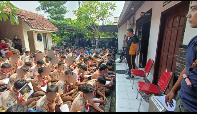 Polsek Boyolangu Lakukan Pembinaan Pada Ratusan Siswa SMK Sore Tulungagung