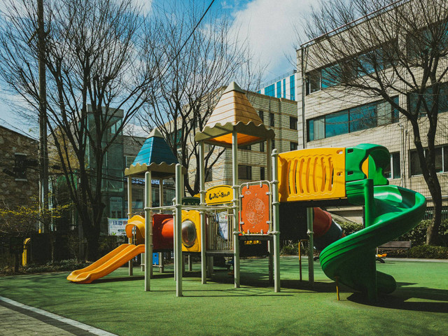 Playground Paragon Semarang. Foto hanya ilustrasi, bukan tempat sebenarnya. Sumber: unsplash.com/Jinhan Moon.