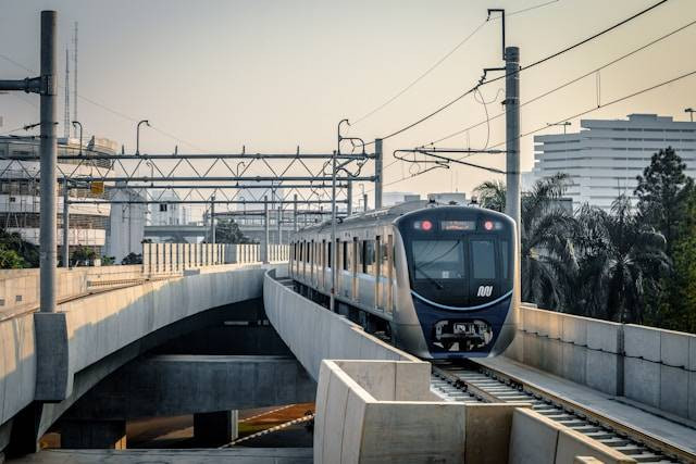 Naik MRT pakai kartu apa, foto: MRT Jakarta. Unsplash/Kristian Tandjung