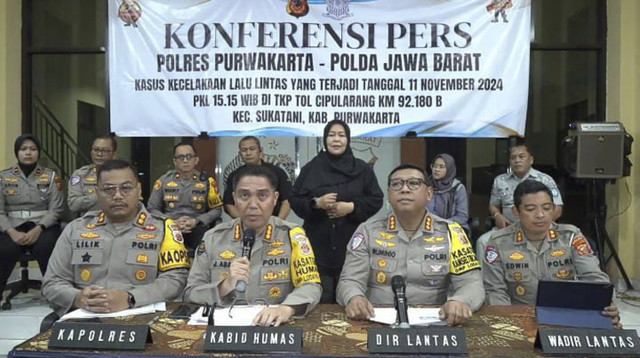 Konferensi pers kecelakaan lalu lintas Tol Cipularang KM 92, di Polres Purwakarta. Foto: Dok. Istimewa