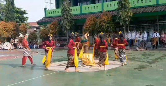 adegan Bandung Bondowoso melamar Roro Jonggrang. Sumber foto: dokumen pribadi