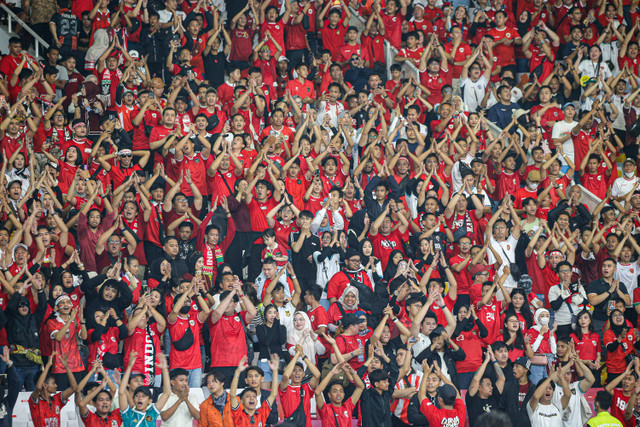 Suporter Indonesia di Stadion Gelora Bung Karno, Jakarta, Jumat (15/11). Foto: Aditia Noviansyah/kumparan