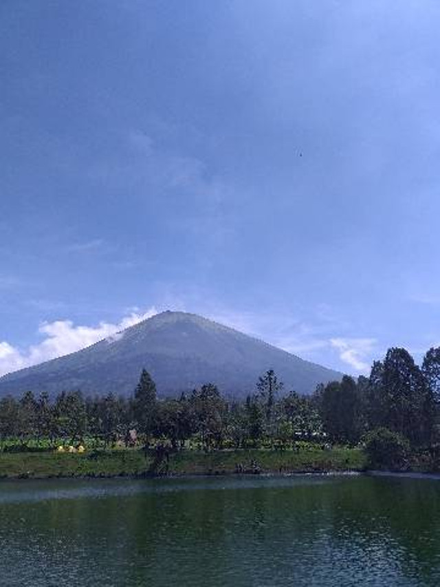 Pemandangan alam wisata Embung Kledung. Sabtu, 18 Mei 2024. Foto: Ferdika Dwi Cahya.