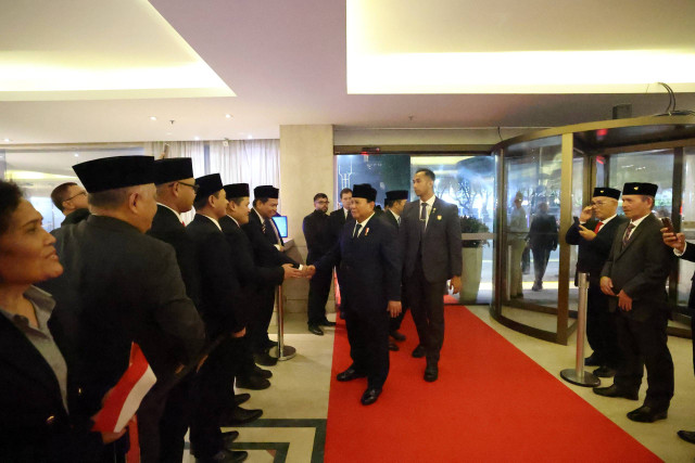 WNI di Brasil menyambut kedatangan Presiden Prabowo Subianto pada Sabtu (17/11/2024). Foto: Tim Media Prabowo Subianto