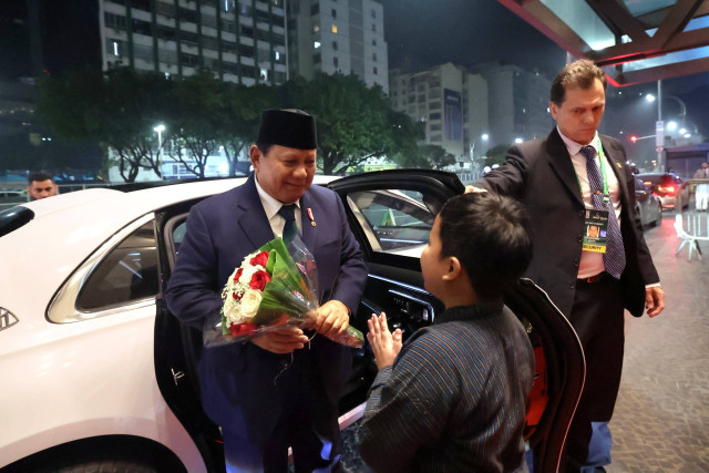 WNI di Brasil menyambut kedatangan Presiden Prabowo Subianto pada Sabtu (17/11/2024). Foto: Tim Media Prabowo Subianto