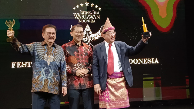 Anwar Fuady dan Ilham Bintang di Festival Film Wartawan Indonesia. Foto: Istimewa