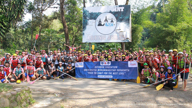 Suasana kekraban di  Program Studi Pendidikan Jasmani Universitas Muhammadiyah Surakarta.