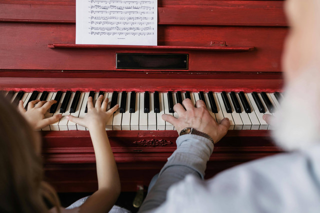 Ilustrasi Manfaat Bermain Piano untuk Anak, Foto: Pexels/Alena Darmel