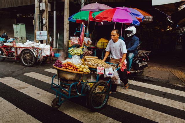 Ilustrasi Pengertian Sistem Ekonomi Tradisional. Unsplash/Evan Krause