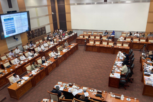 Suasana Rapat Dengar Pendapat (RDP) Komisi II Bersama KPI, KIP, dan Dewan Pers, Senin (18/11/2024). Foto: Alya Zahra/kumparan 