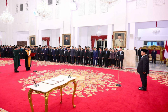 Pelantikan Ketua Mahkamah Agung RI oleh Presiden Prabowo, Istana Presiden, Selasa (22/10). Foto: Dok: Humas Mahkamah Agung RI