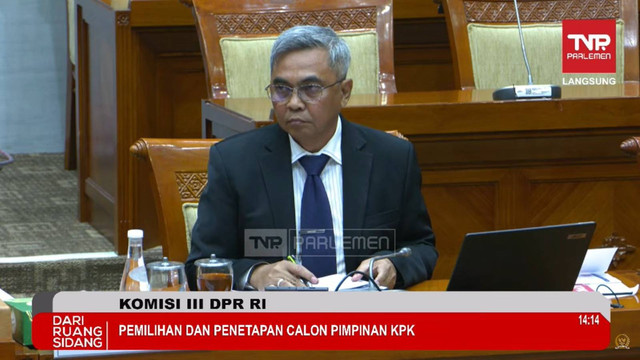 Irjen Kementan Setyo Budianto mengikuti rapat pemilihan dan penetapan Capim KPK di Komisi III DPR, Senin (18/11/2024). Foto: Youtube/Komisi III DPR RI Channel