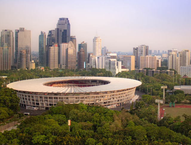 tempat parkir gbk. Foto adalah Stadion GBK. Sumber: Unsplash/Dino Januarsa