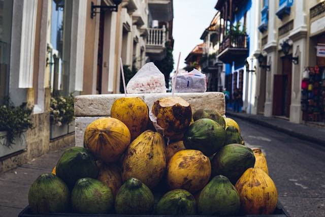 Manfaat Kelapa Bakar. Foto hanya ilustrasi. Sumber foto: Unsplash/Jorge