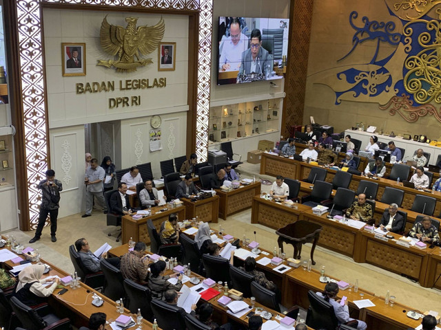 Suasana rapat kerja Baleg DPR RI di ruang rapat Baleg DPR, Kompleks Parlemen Senayan, Jakarta, Senin (18/11/2024). Foto: Luthfi Humam/kumparan