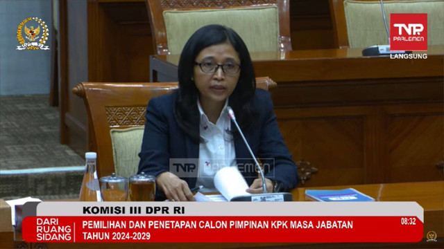 Capim KPK Ida Budhiati menjalani fit and proper test di Ruang Rapat Komisi III DPR RI, Senayan, Jakarta, Selasa (19/11/2024). Foto: Youtube/Komisi III DPR RI Channel