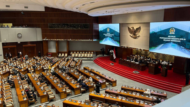 Rapat paripurna DPR RI ke 8 Masa Persidangan I tahun 2024-2025 di Ruang Rapat Paripurna, Gedung Nusantara II, Kompleks Parlemen, Senayan, Jakarta, Selasa (19/11/2024). Foto: Haya Syahira/kumparan