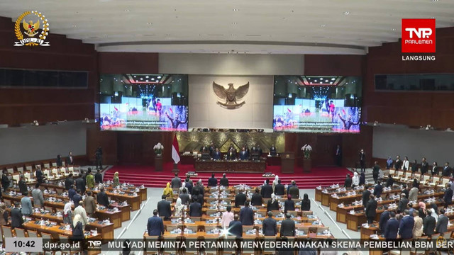 Rapat paripurna DPR RI ke 8 Masa Persidangan I tahun 2024-2025 di Ruang Rapat Paripurna, Gedung Nusantara II, Kompleks Parlemen, Senayan, Jakarta, Selasa (19/11/2024). Foto: YouTube/ DPR RI