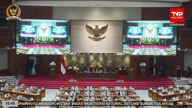 Rapat paripurna DPR RI ke 8 Masa Persidangan I tahun 2024-2025 di Ruang Rapat Paripurna, Gedung Nusantara II, Kompleks Parlemen, Senayan, Jakarta, Selasa (19/11/2024). Foto: YouTube/ DPR RI