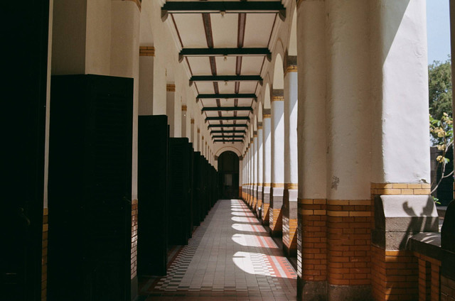 Apa yang Spesial dari Lawang Sewu. Foto adalah Lawang Sewu. Sumber: unsplash.com/Denissa Devy.