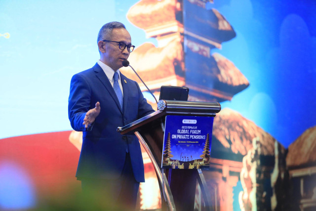 Ketua Dewan Komisioner OJK, Mahendra Siregar, dalam Global Forum on Private Pensions, Selasa (19/11) di Bali. Foto: OJK