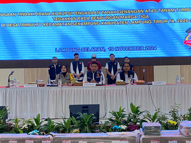 Dirreskrimsus Polda Lampung, Kombes Pol Donny Arief Praptomo saat konferensi pers. | Foto: Sinta Yuliana/Lampung Geh