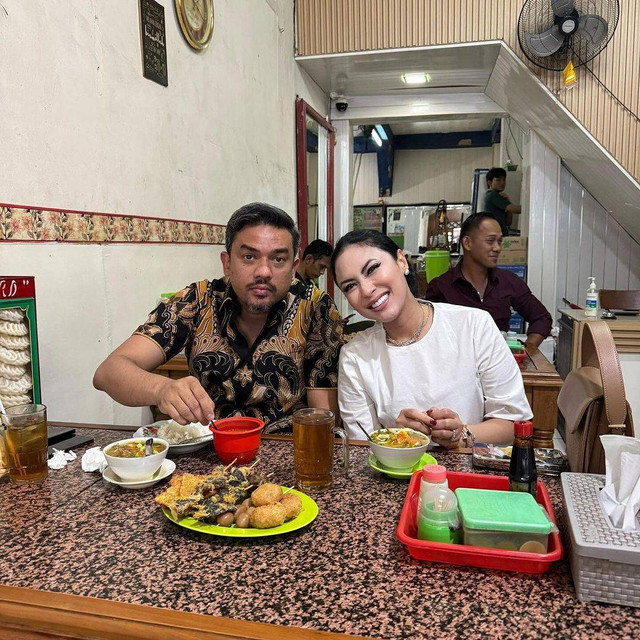 Menteri UMKM Maman Abdurrahman bersama sang istri, Tina Astari. Foto: Instagram @maman.abdurrahman.st