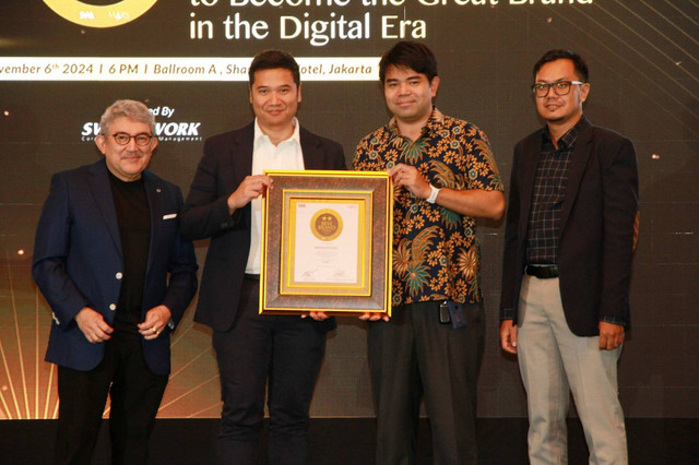 Bridgestone Indonesia raih tiga penghargaan dari  Indonesia Best Brand Award (IBBA) dan Otomotif Choice Award (OCA) 2024. Foto: dok. Bridgestone Indonesia 