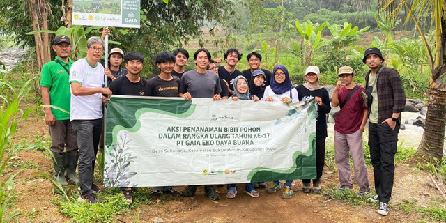 Mahasiswa IPB Ikuti Aksi Tanam Pohon Bersama PT Gaia Eko Daya Buana di Sukaharja