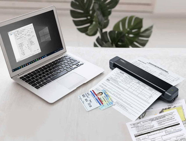 Ilustrasi scanner F4 terbaik, Plustek Scanner MobileOffice S410 Plus. Foto: Plustek  