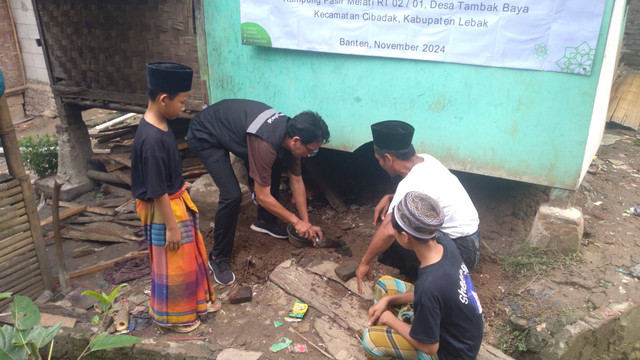 Peletakan Batu Pertama Peresmian Program Wakaf Sumur Air Bersih & Renovasi Musholla.