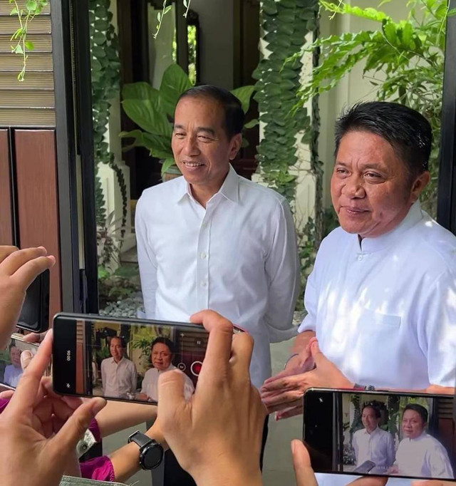 Calon Gubernur Sumsel Herman Deru saat bertemu mantan Presiden Jokowi di Solo, Foto : Istimewa