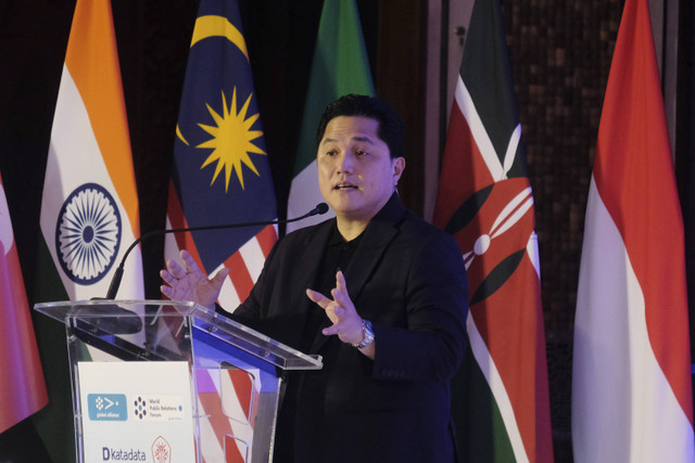 Ketua Umum PSSI Erick Thohir menyampaikan sambutan pada World Public Relations Forum (WPRF) 2024 di Nusa Dua, Badung, Bali, Kamis (21/11/2024). Foto: Nyoman Hendra Wibowo/ANTARA FOTO