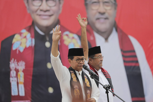 Calon Gubernur DKI Jakarta Pramono Anung - Rano Karno, di acara Apel Siaga Warga Kawal TPS, Lapangan Blok S, Jakarta Selatan, Kamis (21/11/2024). Foto: Jamal Ramadhan/kumparan