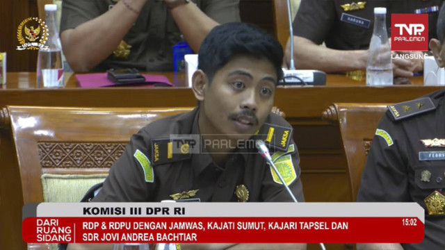 Jaksa Jovi mengikuti Rapat Dengar Pendapat dengan Komisi III DPR RI di Kompleks Parlemen, Senayan, Jakarta, Kamis (21/11/2024). Foto: YouTube/ TV Parlemen 