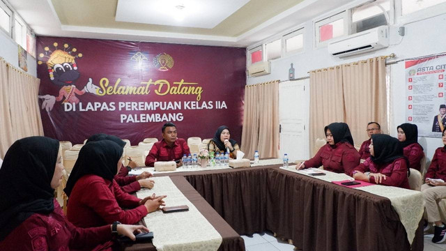 Rapat Kinerja Evaluasi Bulanan LPP Palembang Tingkatkan Pelayanan dan Kinerja