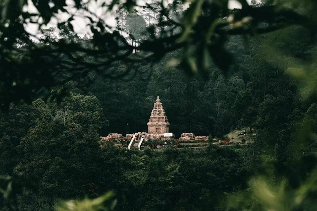 Sejarah Candi Gedong Songo. Foto adalah Candi Gedong Songo. Sumber: Unsplash/Darren Budiman