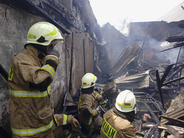 Kebakaran rumah warga di Kampung Rawa, Johar Baru Jakpus pada Jumat (22/11/2024). Foto: Dok. Istimewa