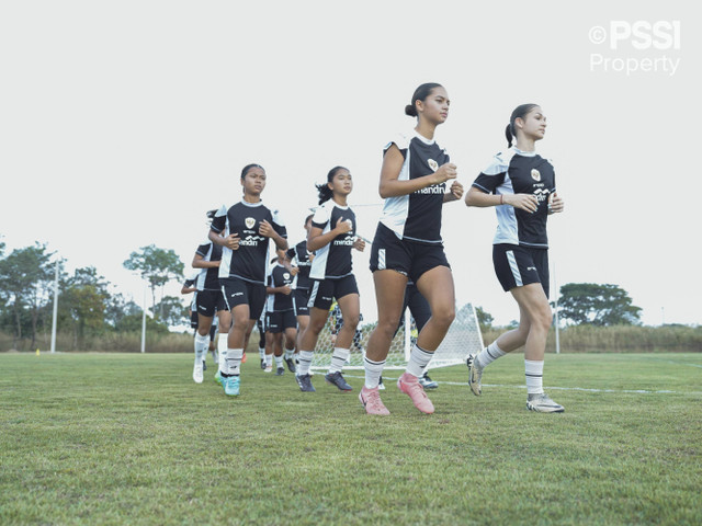 Latihan Timnas Wanita Indonesia di Laos jelang ASEAN Women's Cup 2024. Foto: Dok. PSSI