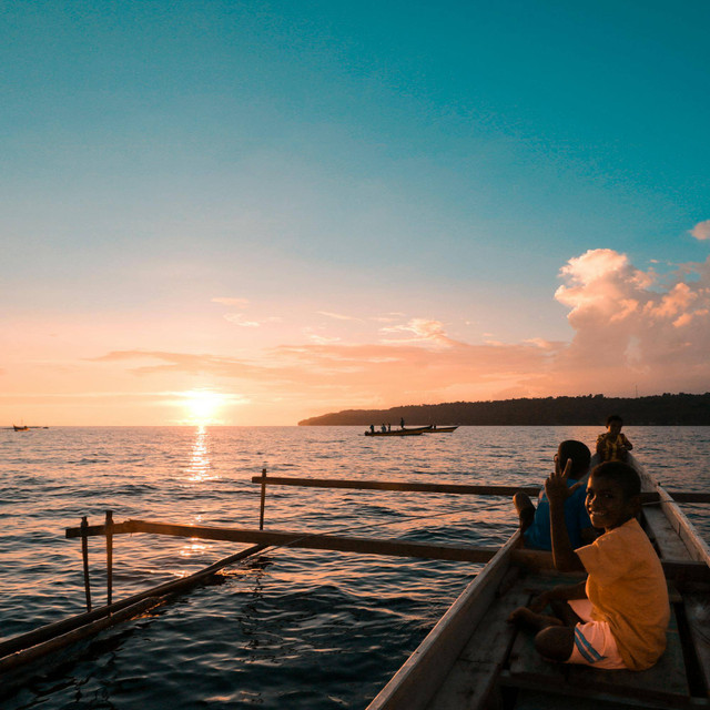 Keindahan laut Papua beserta penduduknya. Foto: pexels.com