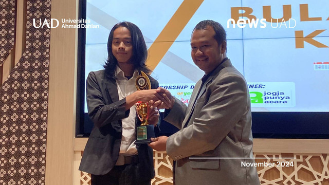 Dzykry Agis Sarodi Raih Juara Lomba Puisi Milad PBSI Universitas Ahmad Dahlan (UAD) (Dok. Oja)