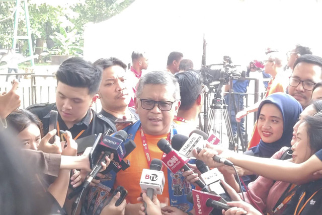 Sekretaris Jenderal PDIP Hasto Kristiyanto di Stadion Madya Gelora Bung Karno, Jakarta Pusat, Sabtu (23/11/2024). Foto: Zamachsyari/kumparan