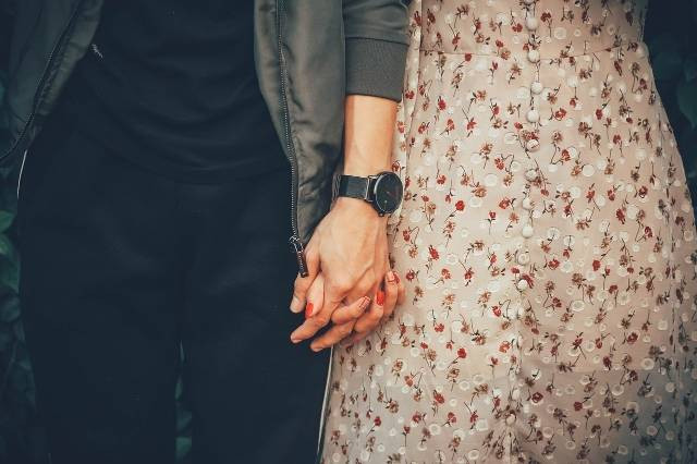 Gambar Pasangan, Cinta, Memegang tangan. Source:pixabay