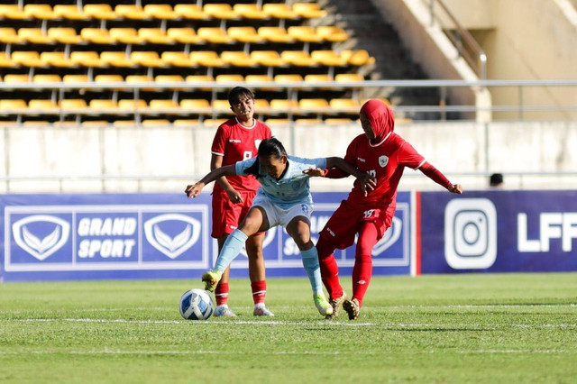 Pertandingan Timnas Wanita Indonesia vs Timnas Wanita Kamboja di Grup B ASEAN Women's Cup 2024 yang digelar di New Laos National Stadium, Vientiane, Laos, Sabtu (23/11). Foto: Instagram/@lff_official