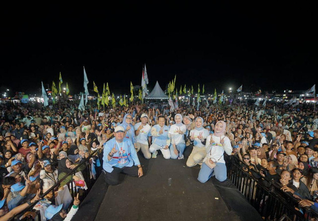 Ketua Umum Partai Kebangkitan Bangsa (PKB), Abdul Muhaimin Iskandar, saat memimpin kampanye akbar pasangan calon Gubernur dan Wakil Gubernur Lampung, Mirza-Jihan di Lapangan Sribawono, Lampung Timur | Foto : Ist